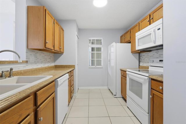 966 HELMSLEY COURT 100, Lake Mary, FL 32746