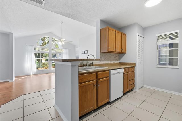 966 HELMSLEY COURT 100, Lake Mary, FL 32746