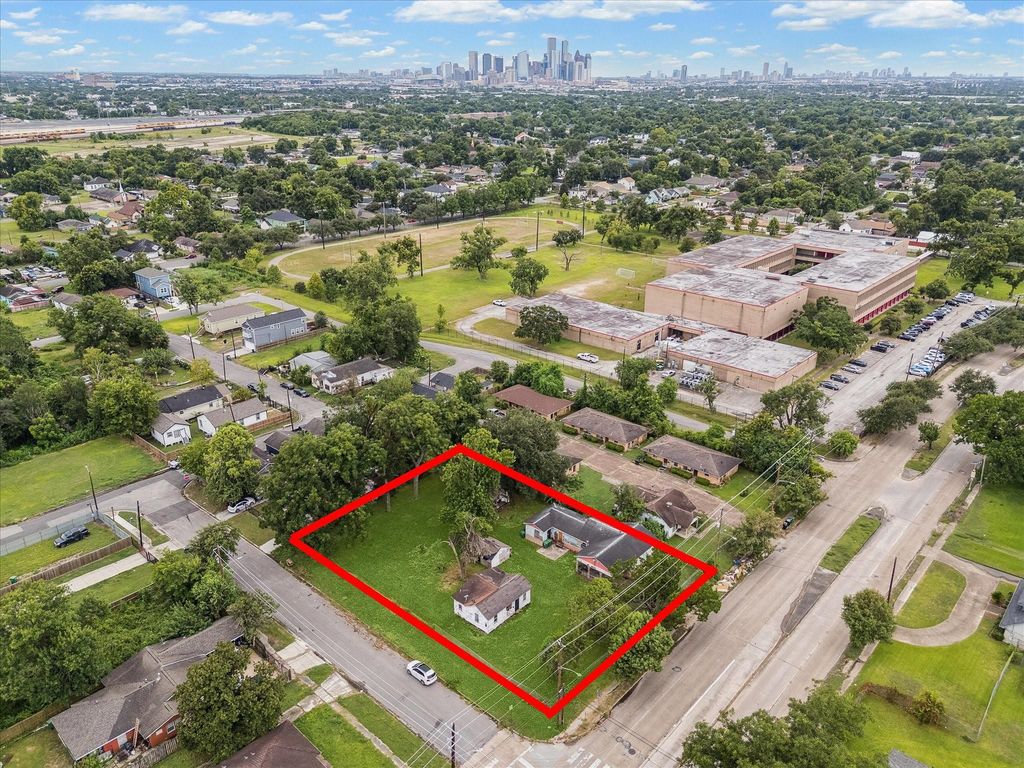 5112 Collingsworth Street, Houston, TX 77026