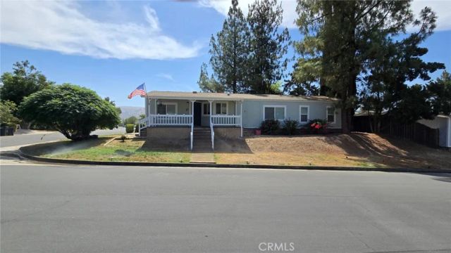 10301 Wagonroad West, Corona, CA 92883