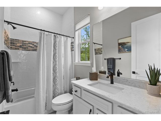 7129 Canyonpoint Rd, Castle Pines, CO 80108