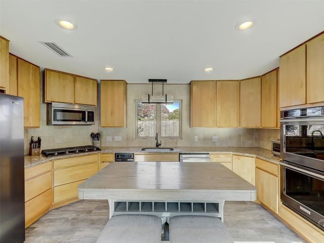 3913 Knob Hill Drive, Plano, TX 75023