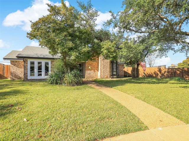 3913 Knob Hill Drive, Plano, TX 75023