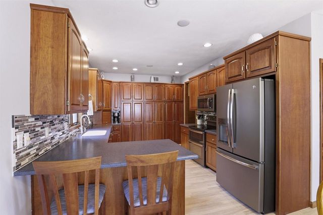 4207 N TIGERLILY DRIVE, Appleton, WI 54913