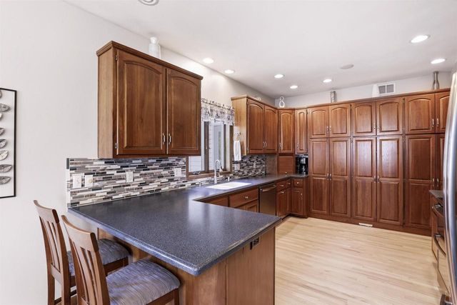 4207 N TIGERLILY DRIVE, Appleton, WI 54913