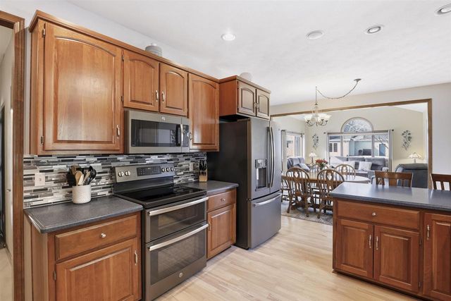 4207 N TIGERLILY DRIVE, Appleton, WI 54913