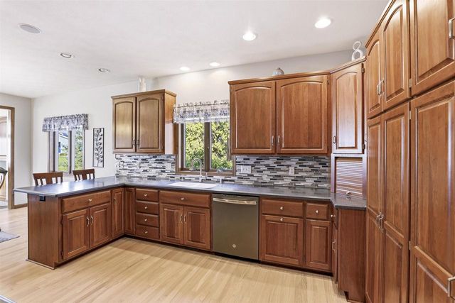 4207 N TIGERLILY DRIVE, Appleton, WI 54913