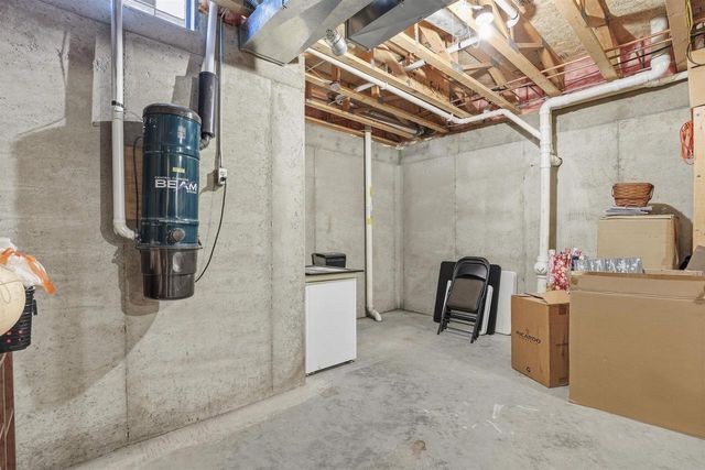 4207 N TIGERLILY DRIVE, Appleton, WI 54913