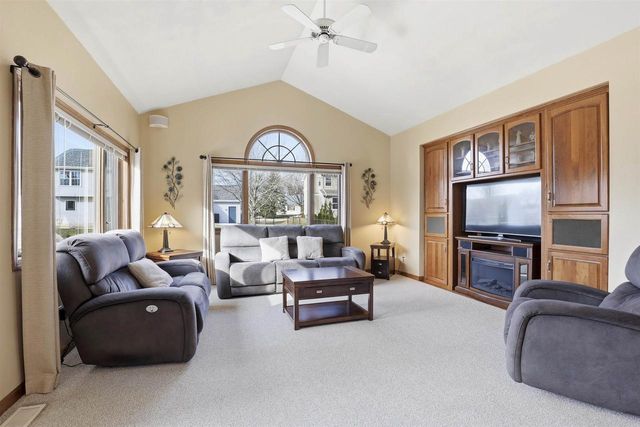4207 N TIGERLILY DRIVE, Appleton, WI 54913