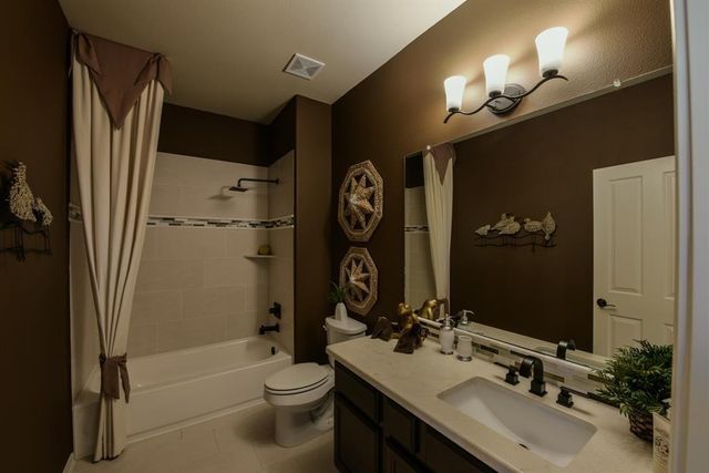 5218 Alden Springs Boulevard, Sugar Land, TX 77479