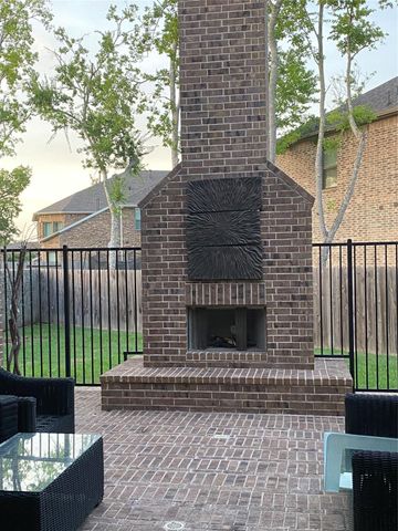 5218 Alden Springs Boulevard, Sugar Land, TX 77479