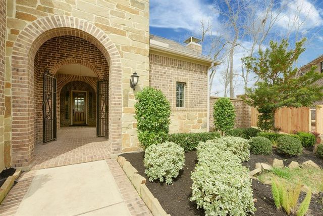 5218 Alden Springs Boulevard, Sugar Land, TX 77479