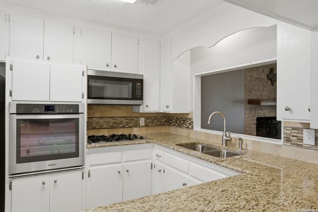 303 CASTLE CT, Converse, TX 78109