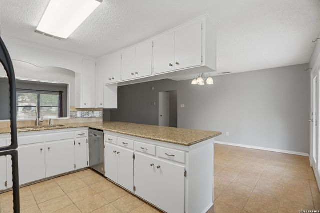 303 CASTLE CT, Converse, TX 78109