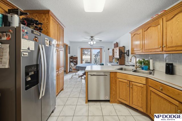 810 Heatherwood Drive, Fremont, NE 68025