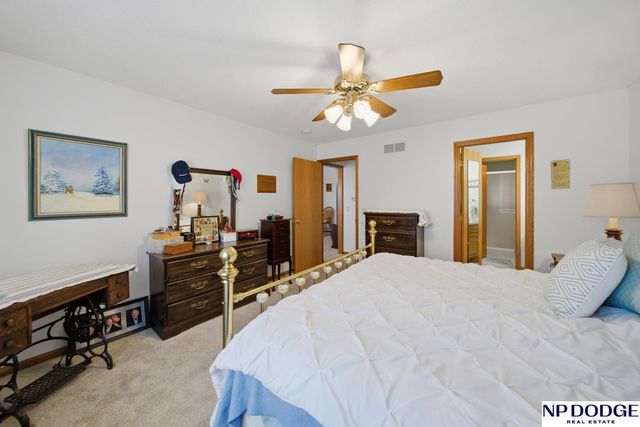 810 Heatherwood Drive, Fremont, NE 68025