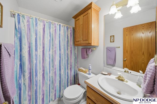 810 Heatherwood Drive, Fremont, NE 68025