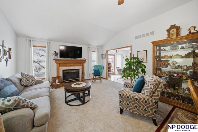 810 Heatherwood Drive, Fremont, NE 68025