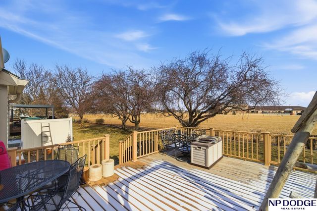 810 Heatherwood Drive, Fremont, NE 68025