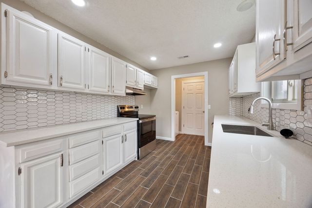 1306 Rolling Oaks Drive, Rogers, AR 72756