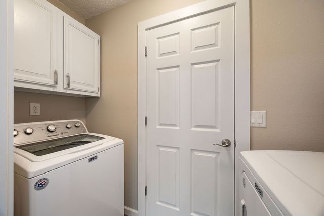1306 Rolling Oaks Drive, Rogers, AR 72756