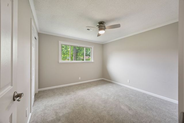 1306 Rolling Oaks Drive, Rogers, AR 72756
