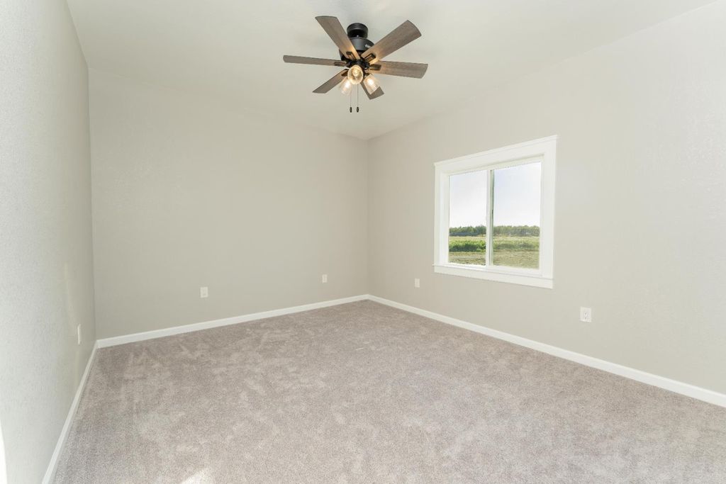 Image 20 of property listing at 7380 14th Avenue, Hanford, CA 93230