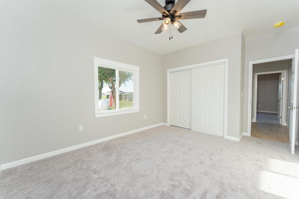 Image 21 of property listing at 7380 14th Avenue, Hanford, CA 93230