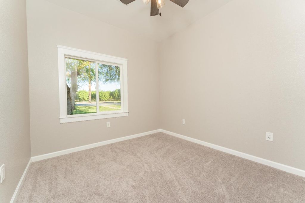 Image 24 of property listing at 7380 14th Avenue, Hanford, CA 93230