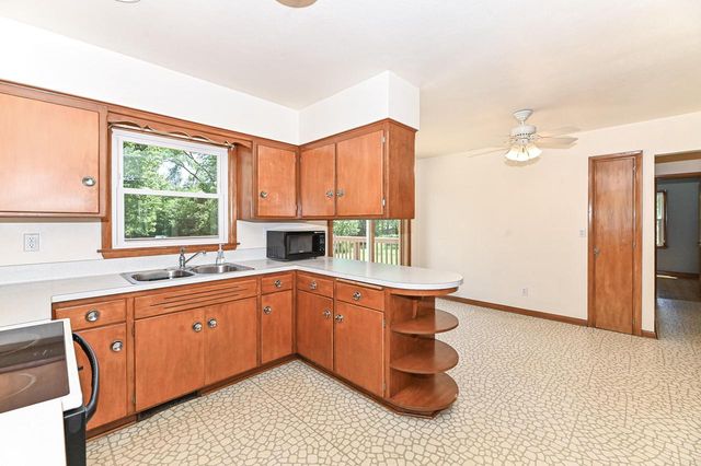 W156N8008 Pilgrim ROAD, Menomonee Falls, WI 53051