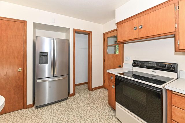 W156N8008 Pilgrim ROAD, Menomonee Falls, WI 53051