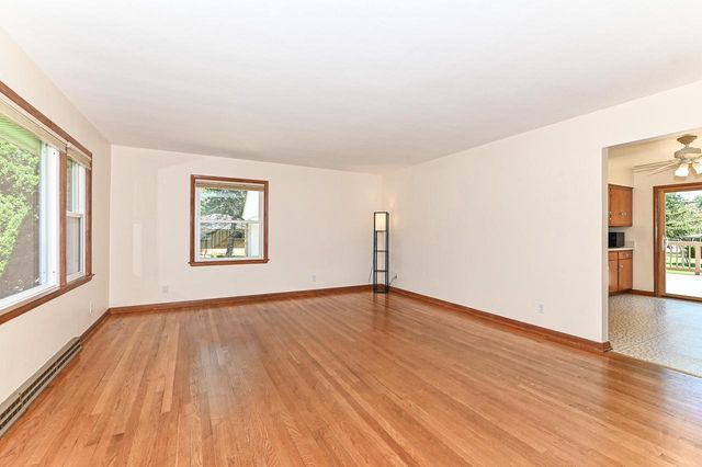 W156N8008 Pilgrim ROAD, Menomonee Falls, WI 53051