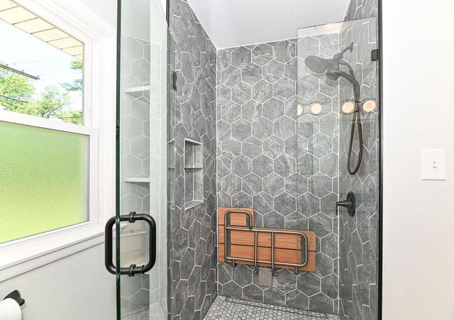 W156N8008 Pilgrim ROAD, Menomonee Falls, WI 53051