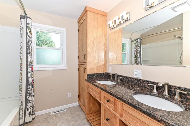 W156N8008 Pilgrim ROAD, Menomonee Falls, WI 53051