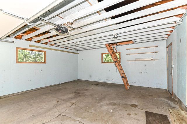 W156N8008 Pilgrim ROAD, Menomonee Falls, WI 53051