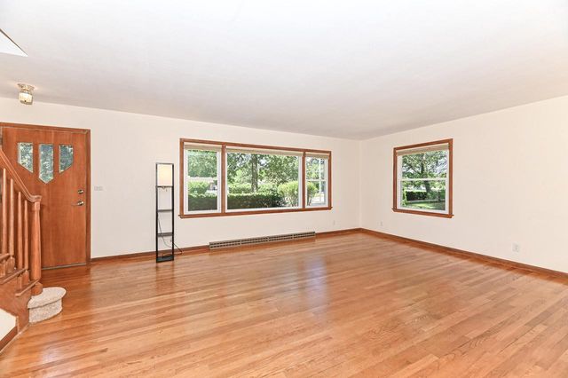 W156N8008 Pilgrim ROAD, Menomonee Falls, WI 53051