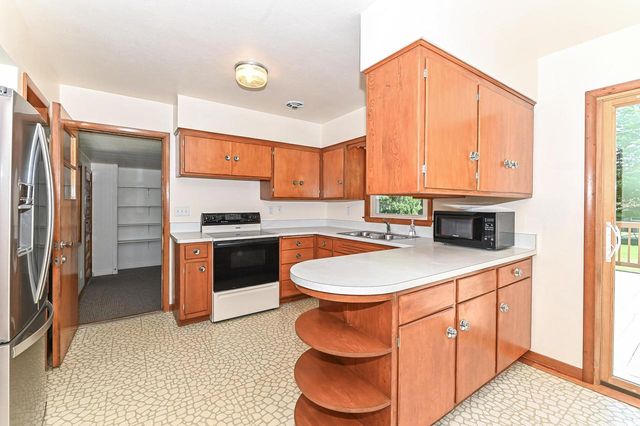 W156N8008 Pilgrim ROAD, Menomonee Falls, WI 53051