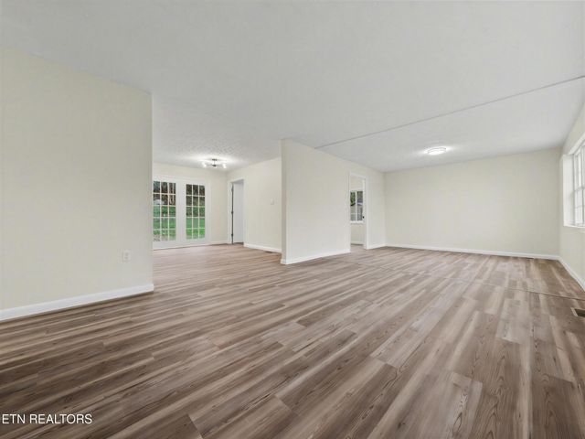 5503 Scenicwood Rd, Knoxville, TN 37912