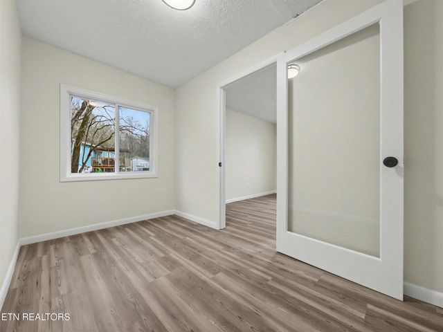 5503 Scenicwood Rd, Knoxville, TN 37912