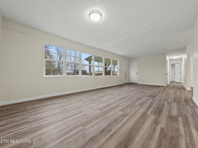 5503 Scenicwood Rd, Knoxville, TN 37912