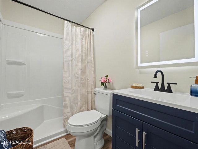 5503 Scenicwood Rd, Knoxville, TN 37912