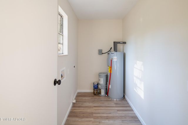 5503 Scenicwood Rd, Knoxville, TN 37912