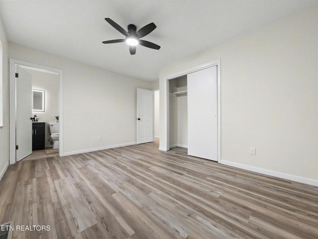 5503 Scenicwood Rd, Knoxville, TN 37912