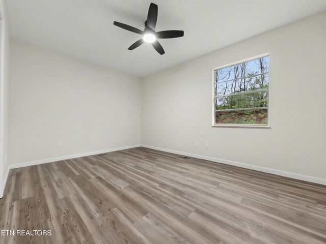 5503 Scenicwood Rd, Knoxville, TN 37912