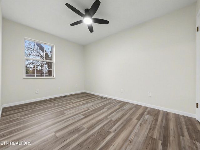 5503 Scenicwood Rd, Knoxville, TN 37912