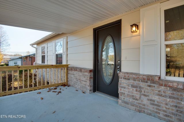 5503 Scenicwood Rd, Knoxville, TN 37912