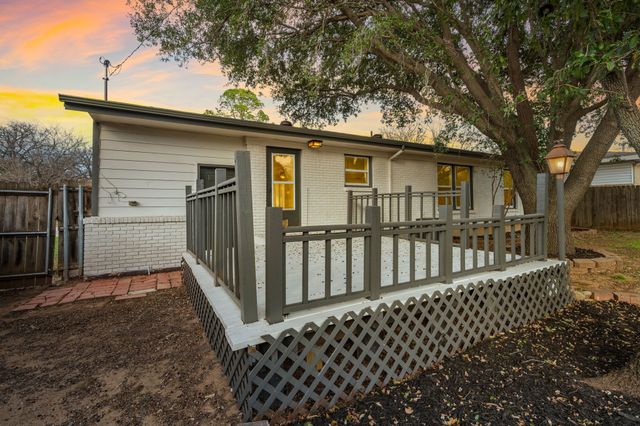 308 Wanda Way, Hurst, TX 76053