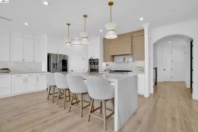 2775 Pink Muhly Dr, Manteca, CA 95337