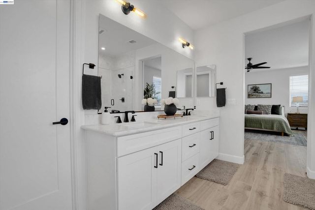 2775 Pink Muhly Dr, Manteca, CA 95337