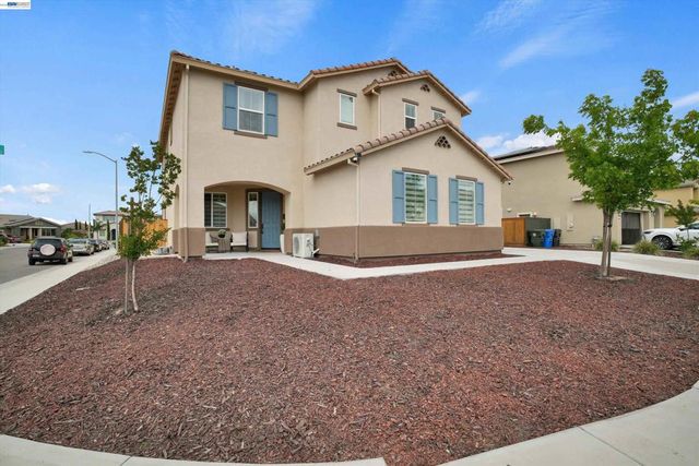 2775 Pink Muhly Dr, Manteca, CA 95337